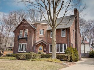 4428 N Stowell Ave, Shorewood, WI 53211