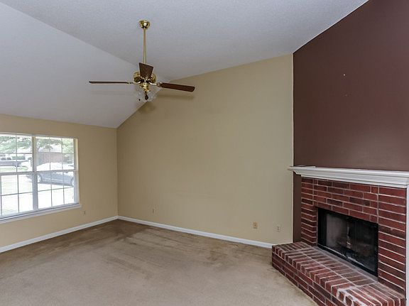 4th image of 2795 Maryland Cir W