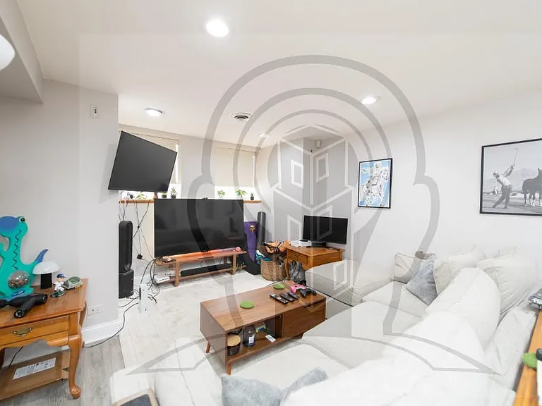 2240 N Halsted St #G — Photo 3