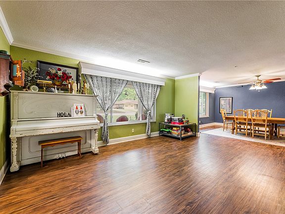 3rd image of 1106 Ranch Dr