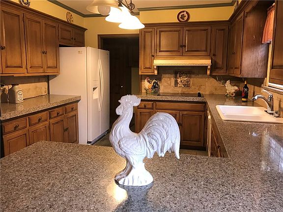 4th image of 2925 Pelham Dr