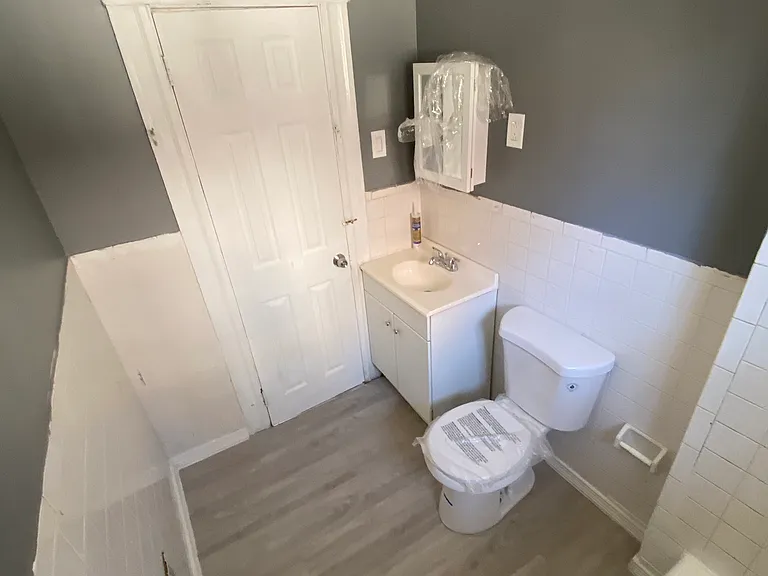 749 Arctic St #18 — Photo 5