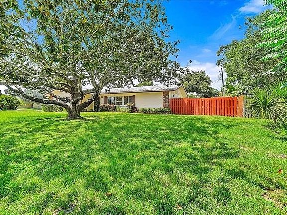 5th image of 1840 Oak Lake Dr