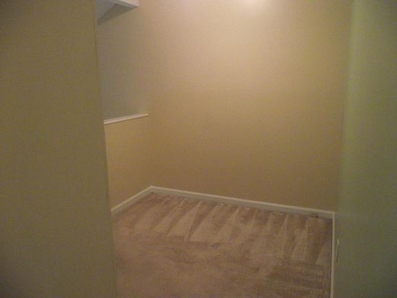 loft area great for computer desk