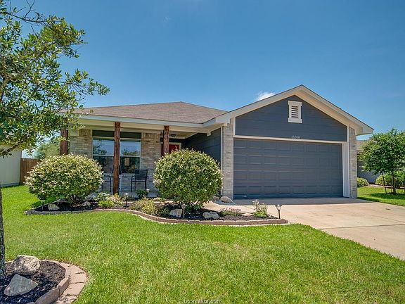3rd image of 15208 Meredith Ln
