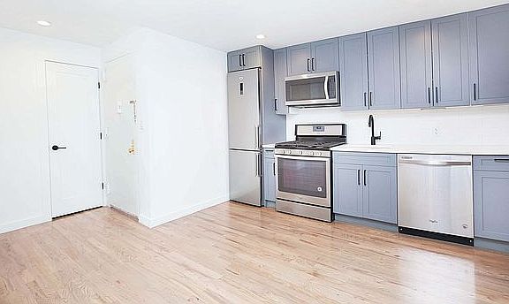 3rd image of 2588 7th Ave APT 6G