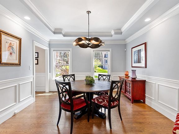 5th image of 24 Pine Knoll Rd