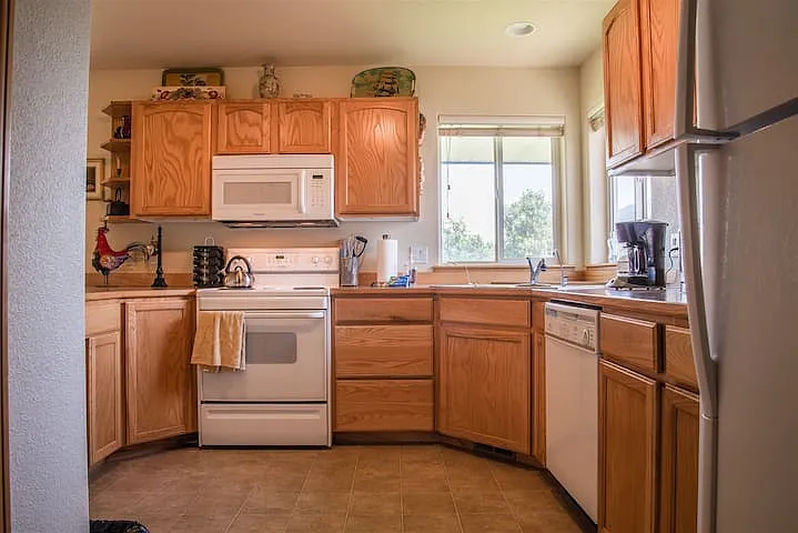 8868 N Huntington Ct — Photo 10