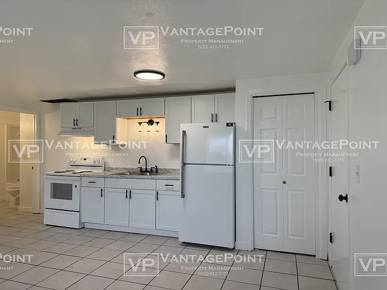 1914 Division St #1920 — Photo 4