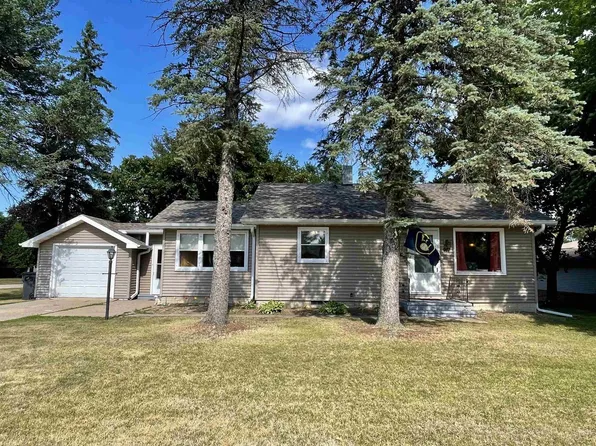 917 CHURCHILL STREET, Waupaca, WI 54981