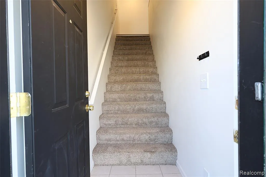2 bed, 2.0 bath, 1116 sqft, $1,400 — Photo 3