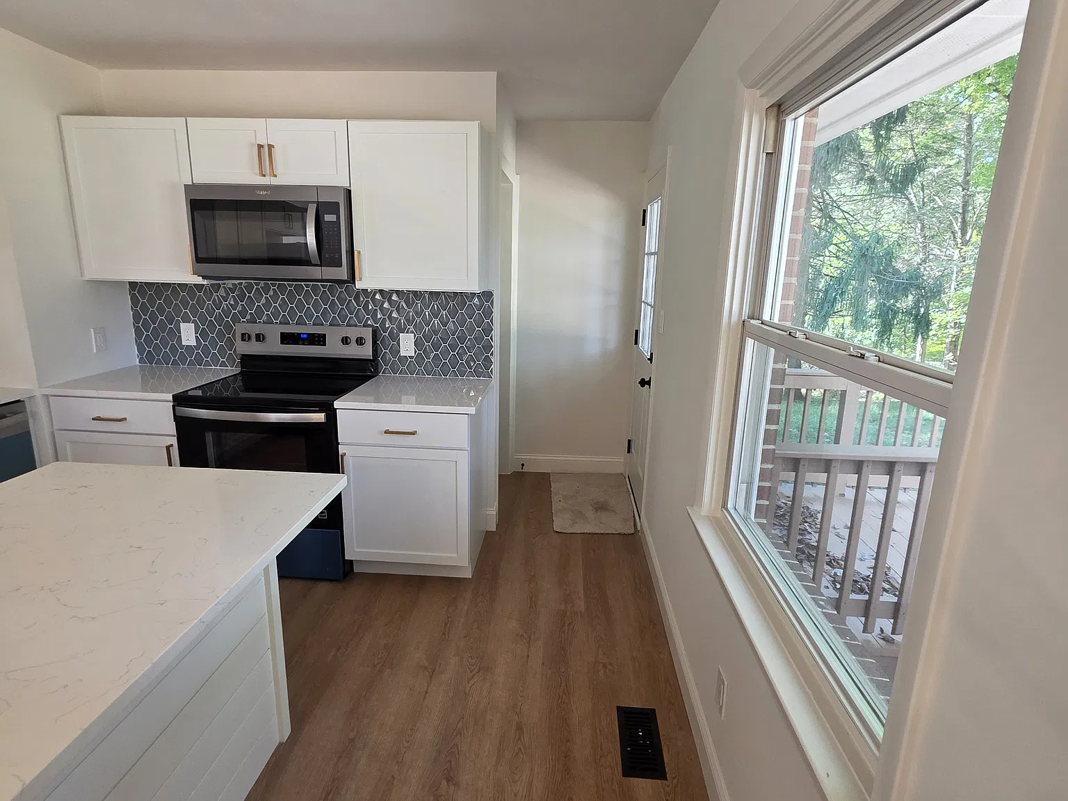 3 bed, 1144 sqft, $2,750 — Photo 4