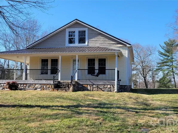 2601 Country Acres Pl, Hudson, NC 28638