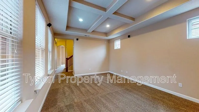 4 bed, 2.5 bath, 3450 sqft, $2,995 — Photo 4