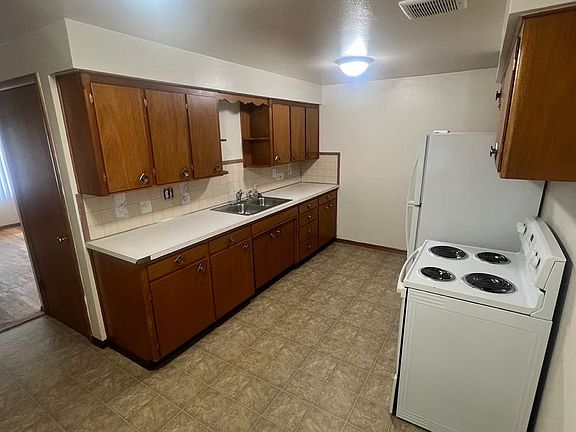 3rd image of 533 E Olympic Ave