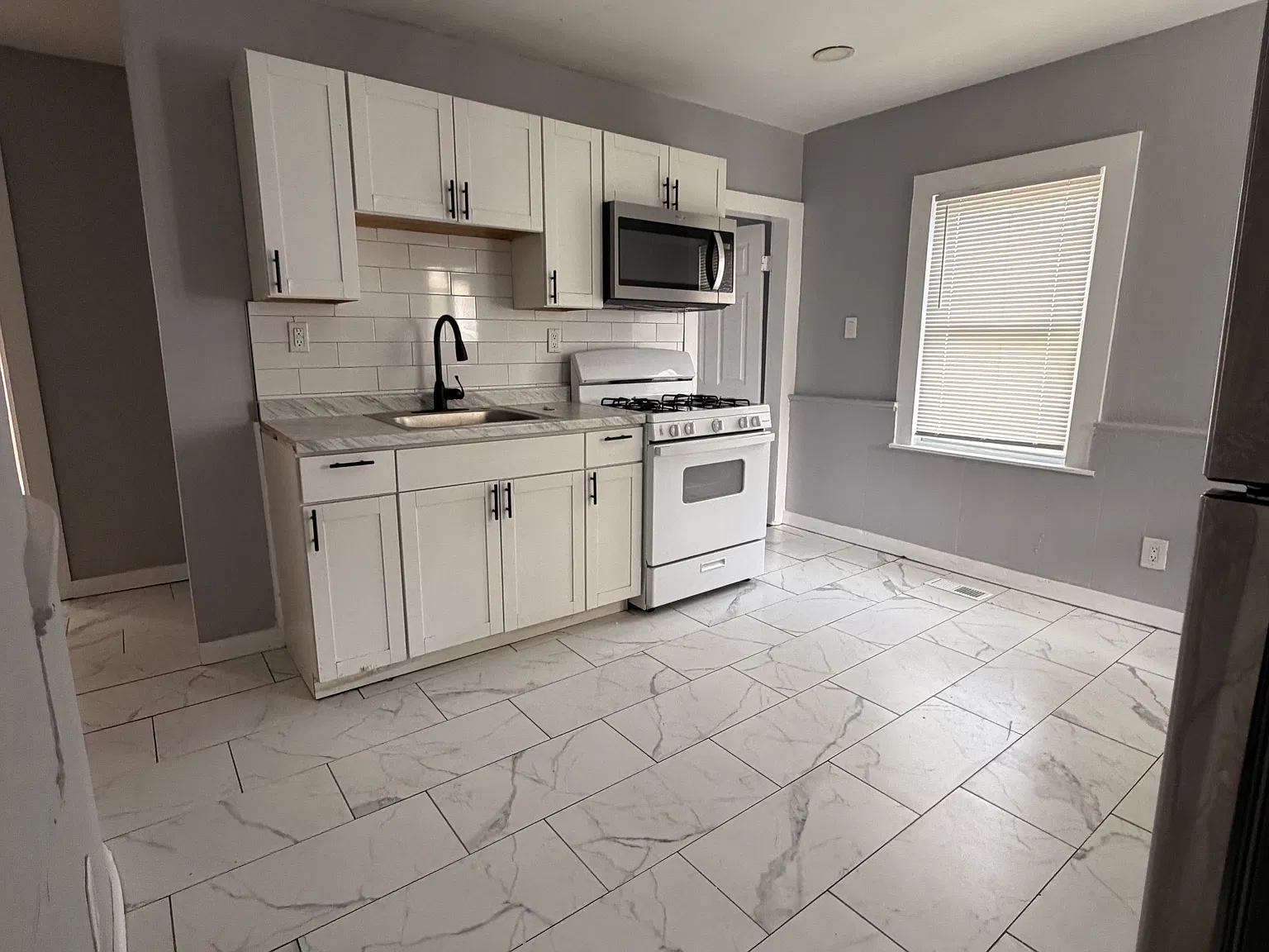 2 bed, 934 sqft, $1,875 — Photo 1