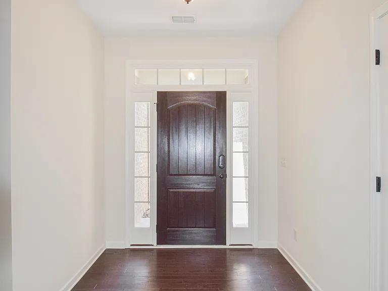 1369 Cloverbrook Cir — Photo 6