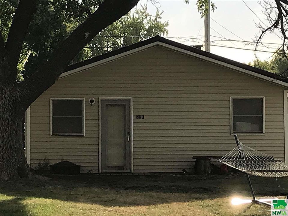 1st image of 221 Barre St