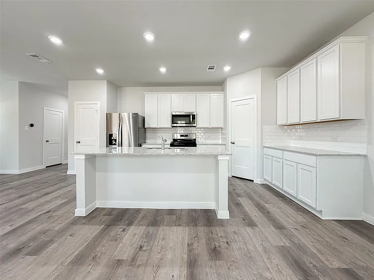 7806 Alset Dr — Photo 11