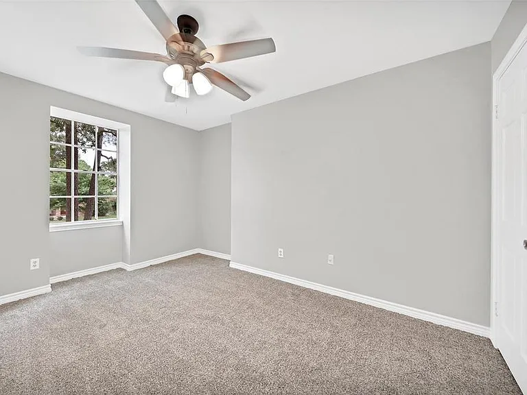 18035 Rolling Creek Dr — Photo 16