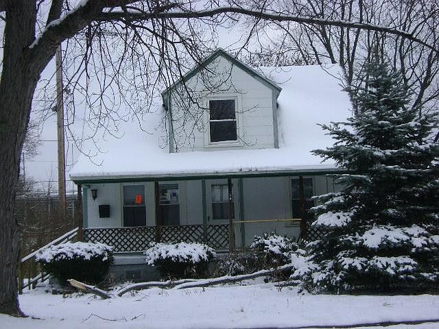 1st image of 324 S Broadway St