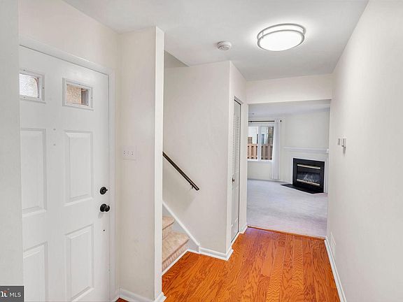 4th image of 333 Dorset Ct