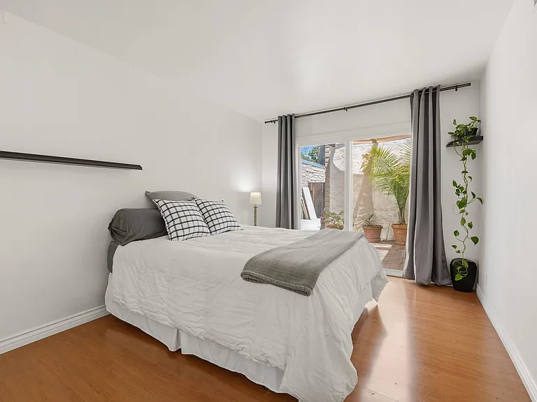 4501 Regents Ct — Photo 26