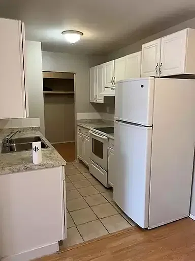 2 bed, 1.0 bath, 790 sqft, $1,195 — Photo 2