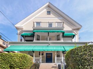 96 Pelham St, Newport, RI 02840