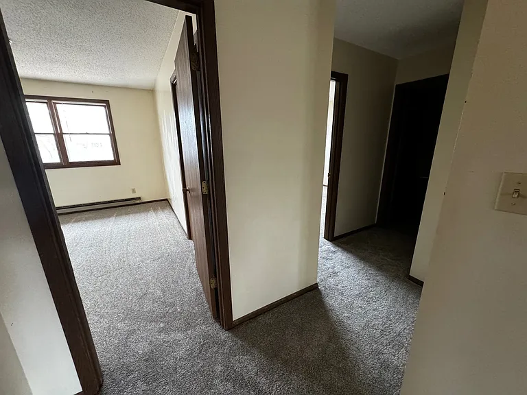 603 S Hennepin Ave #6 — Photo 6