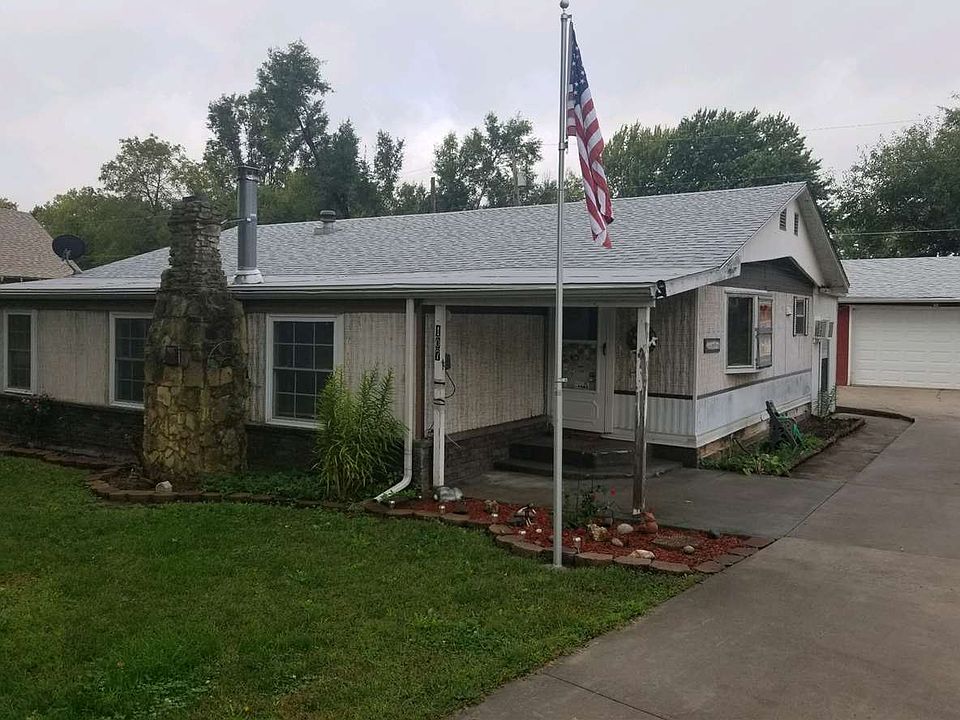 2nd image of 107 River St