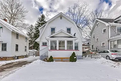 35 Brookdale Ave — Photo 1