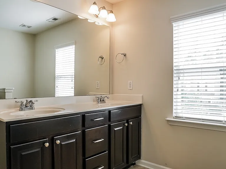 645 Smithridge Way — Photo 11