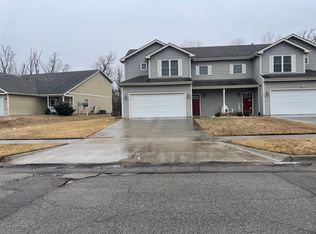 610 Highland Ridge Dr, Manhattan, KS 66503