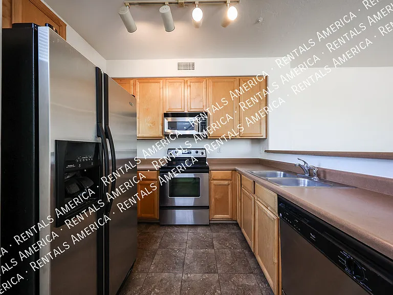 747 N Port Dr — Photo 12