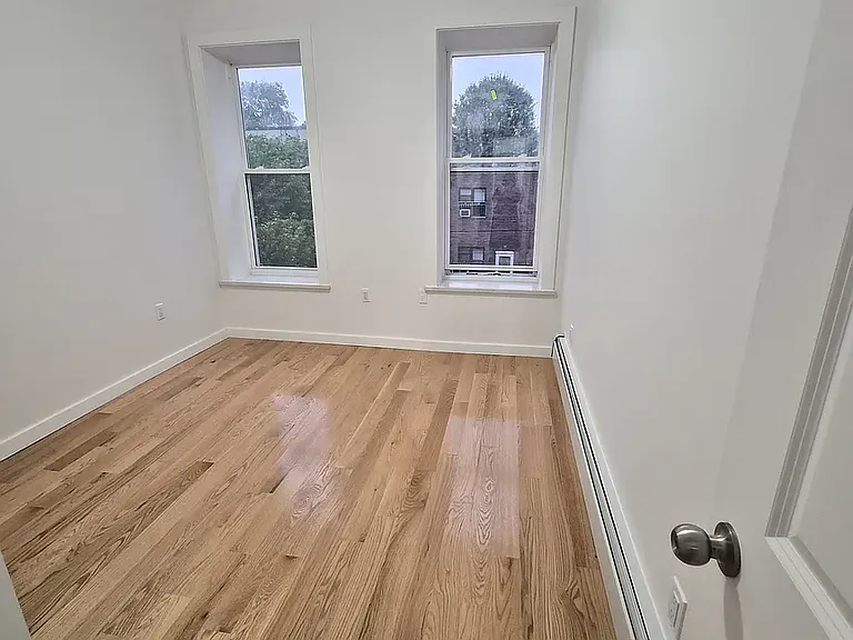 545 72nd St #2 — Photo 9