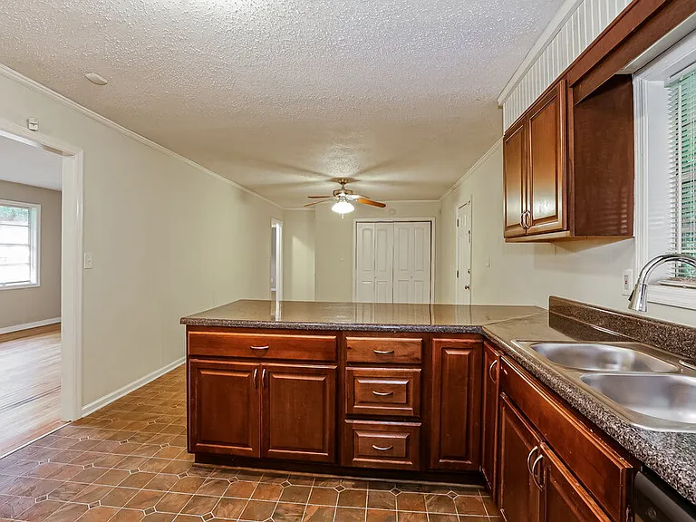 6570 Elsie St — Photo 7