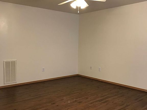 4th image of 207 S Oak Cliff Ave #8