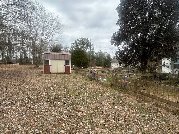 2nd image of 19 Kathryn Way