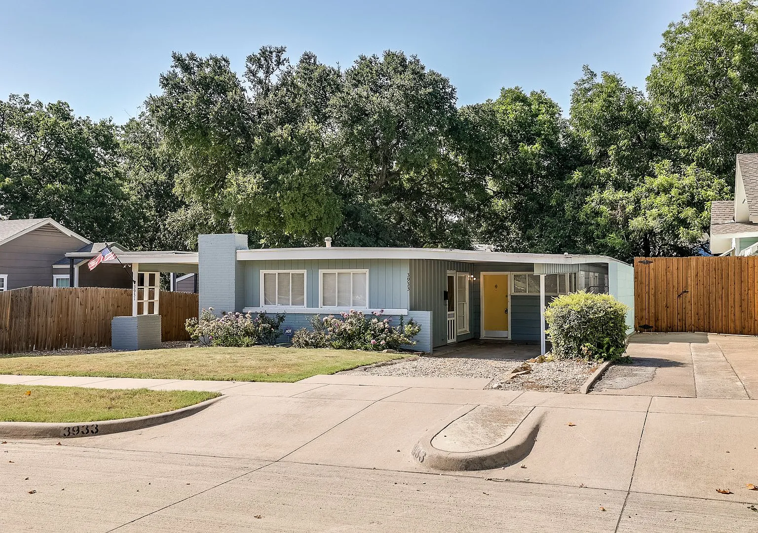 3933 Dexter Ave — Photo 4
