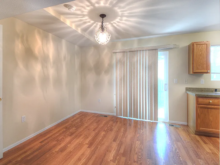 471 Ellers Grv — Photo 5