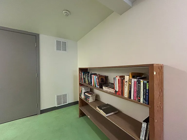 Dover Apartments — Photo 23