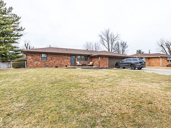 3rd image of 12102 Dunbar Cir N