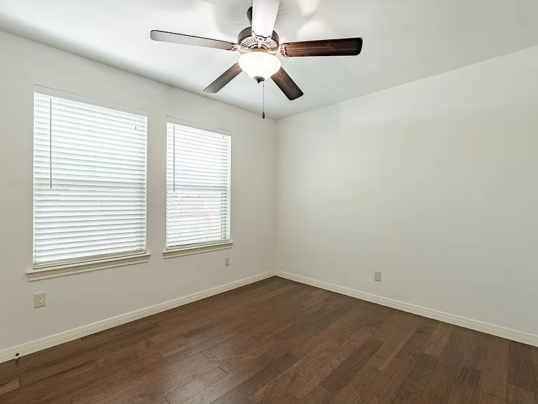 2217 Holly St — Photo 12