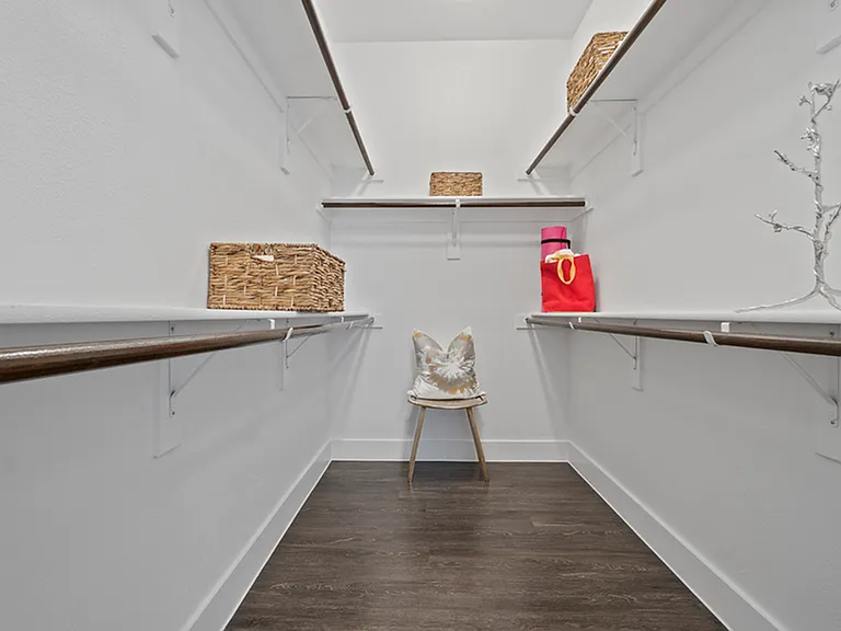 Luxe at Mercer Crossing — Photo 42