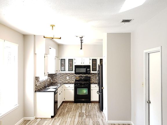 3rd image of 13303 Black Canyon Dr