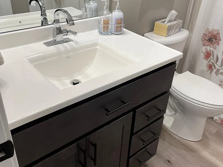 100 Main St #4 — Photo 11