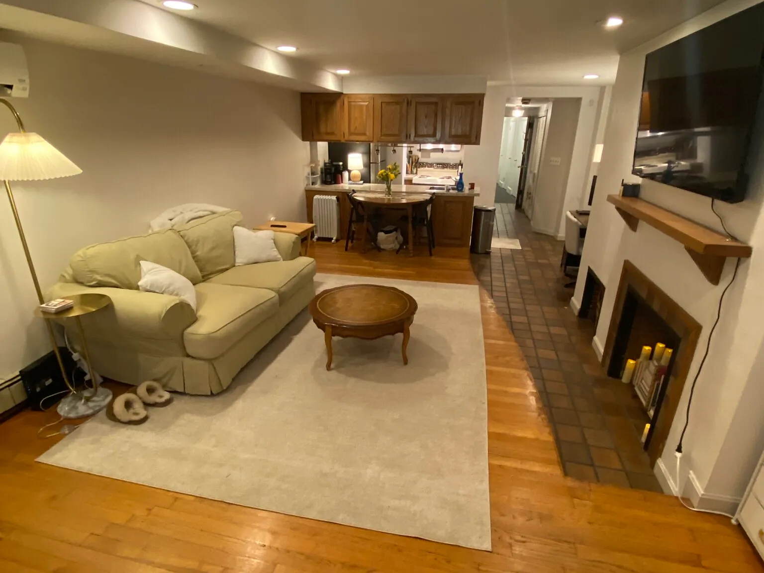 Studio, 400 sqft, $2,800 — Photo 3