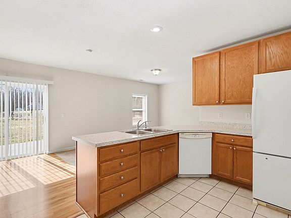 4th image of 23763 Humming Bird Ave