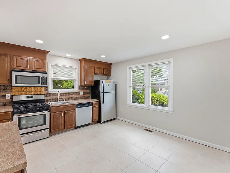 326 Tindall Ave — Photo 14